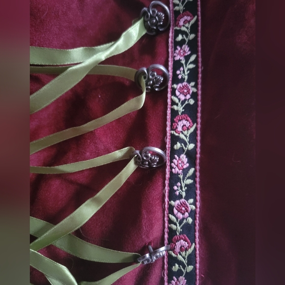 Bavarian Maid Halloween Costume size XL - Picture 7 of 14